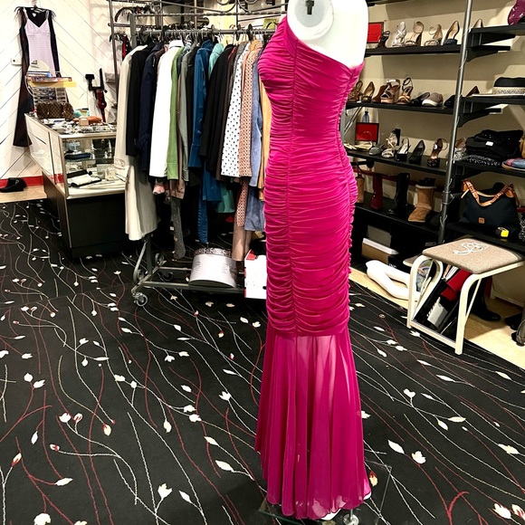 Tadashi Collection Fuschia Bodycon Gown - Picture 4 of 8